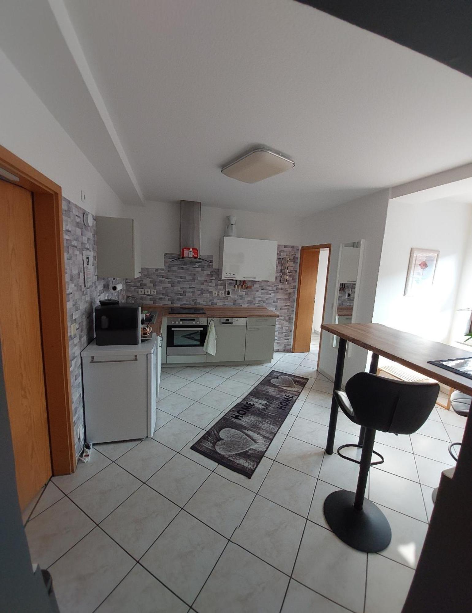 Ganze Ferienwohnung 5 Km Von Erfurt, Mit Kaffeevollautomat, Tv, Wlan, Boxspringbett, Schlafsofa Und Einkaufsmoeglichkeiten, Sehr Gute Anbindung Zur A71 Und A4, Kostenloser Oeff Parkplatz Fuer Pkw Und Transporter Elxleben Exterior foto
